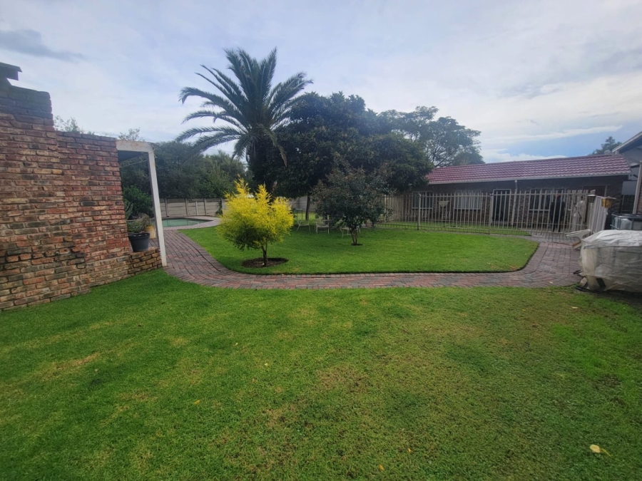 6 Bedroom Property for Sale in Jordania Free State